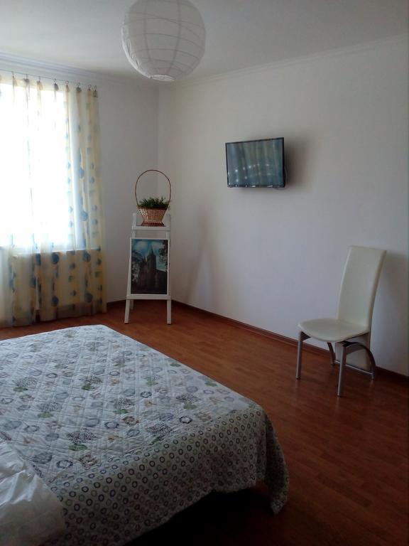 Apartment On Akademika Sakharova イヴァーノ＝フランキーウシク エクステリア 写真