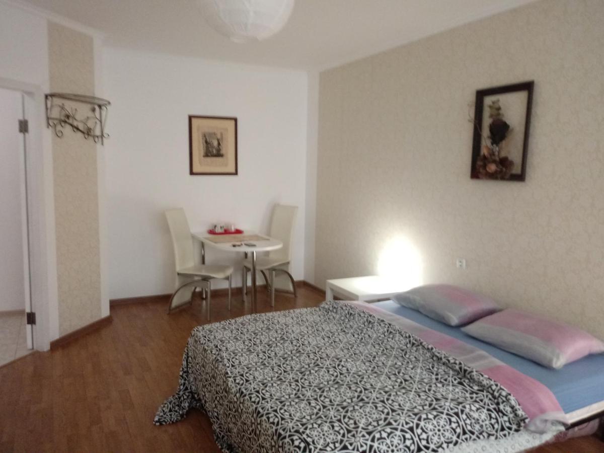 Apartment On Akademika Sakharova イヴァーノ＝フランキーウシク エクステリア 写真